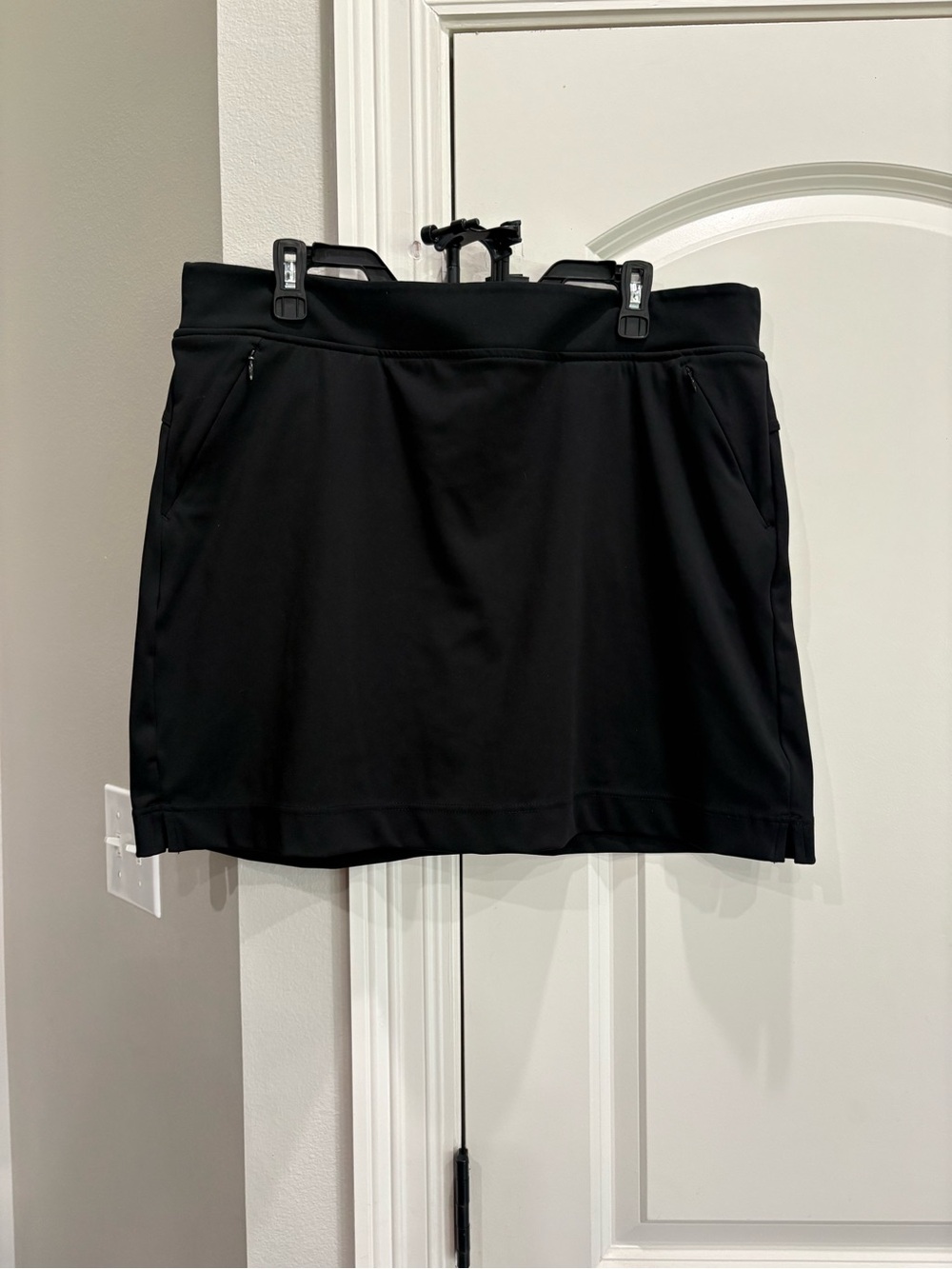32 Cool black skort Woman’s large GUC Polyester/Spandex